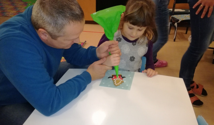 10. fotografia fotogalérie Vianočná dielnička