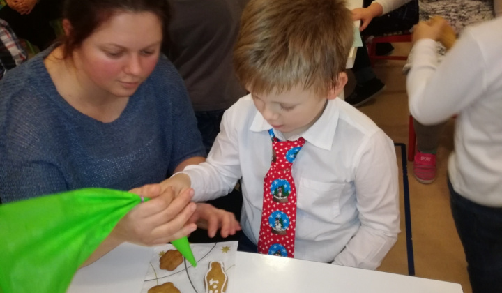 12. fotografia fotogalérie Vianočná dielnička