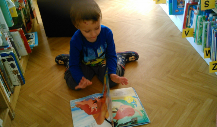 12. fotografia fotogalérie Výletík do knižnice