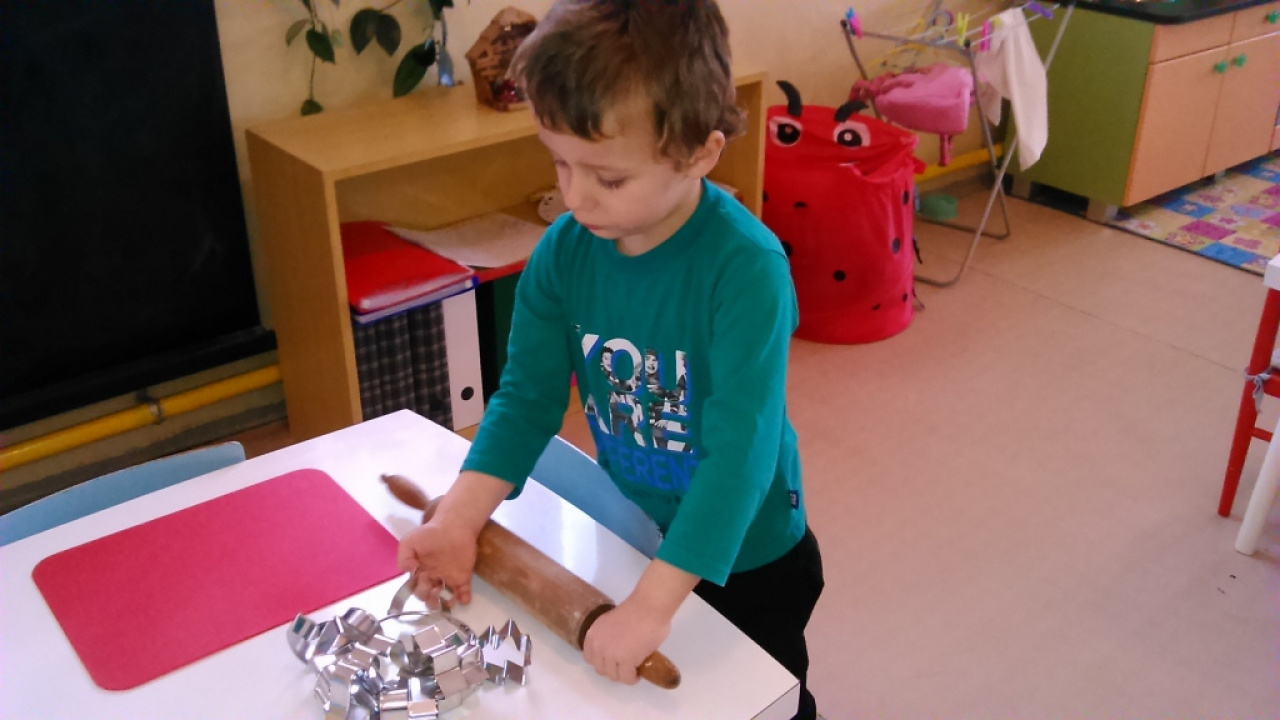 Fotografia fotogalérie Pečieme v materskej škole na vianoce