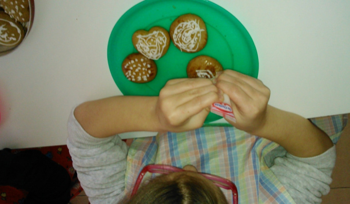 24. fotografia fotogalérie Pečieme v materskej škole na vianoce